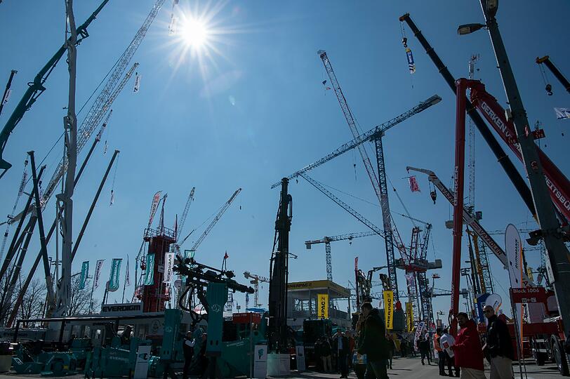 Groß, größer, bauma: Die Bilder von der weltgrößten Baumaschinen-Messe zum Durchklicken