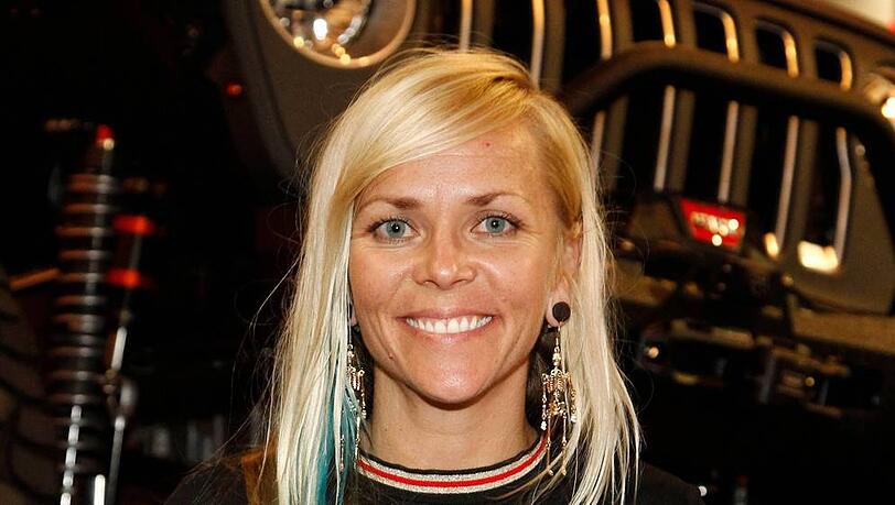 US-Moderatorin Jessi Combs wollte einen neuen Weltrekord als Schnellste Frau auf vier Rädern aufstellen und starb dabei US-Moderatorin Jessi Combs wollte einen neuen Weltrekord als Schnellste Frau auf vier Rädern aufstellen und starb dabei