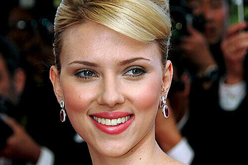 Scarlett Johansson war auch 2008 schon von Obama?s "Yes, we can!" überzeugt...und wird ihm bei der diesjährigen Wahl wieder zur Seite stehen.