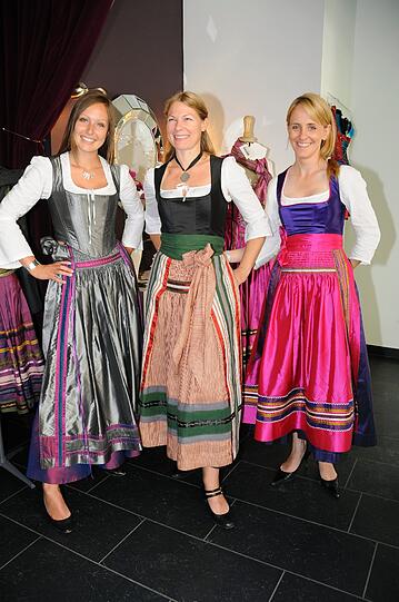 Lang, farbig und sexy: so muss sich die Frauenwelt gemäß Designerin Michaela Keune auf dem diesjährigen Oktoberfest präsentieren.