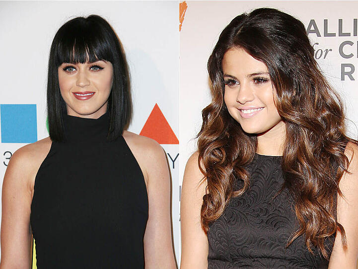 Katy Perry (l.) unterstützt ihre Freundin Selena Gomez
