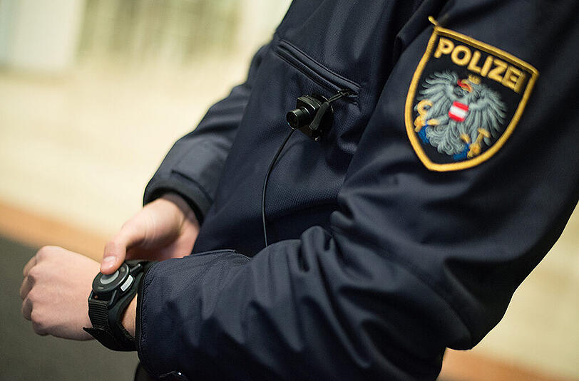 Der 73-Jährige ist den Polizisten bei einer Tempokontrolle aufgefallen. (Symbolbild)