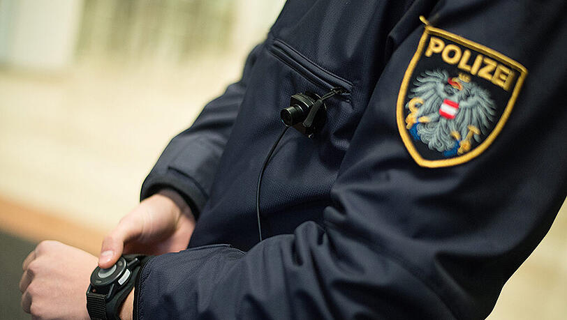 Der 73-Jährige ist den Polizisten bei einer Tempokontrolle aufgefallen. (Symbolbild) Der 73-Jährige ist den Polizisten bei einer Tempokontrolle aufgefallen. (Symbolbild)