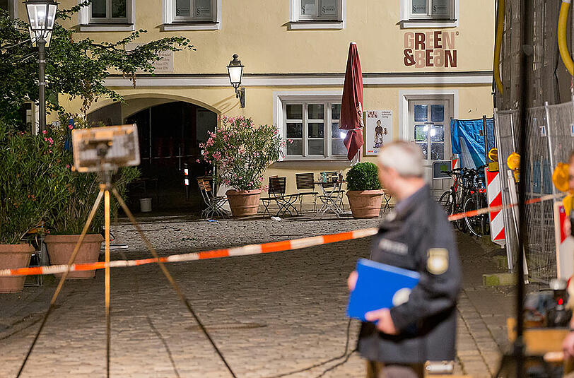 In Ansbach hat sich ein Bombenanschlag ereignet. Die ersten Bilder vom Tatort.