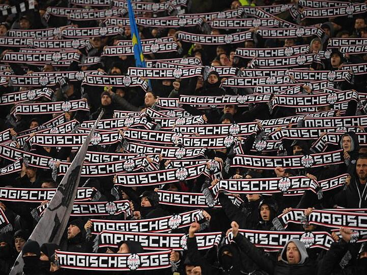 Die Frankfurter Fans hoffen auf weitere Siege in der Europa League.