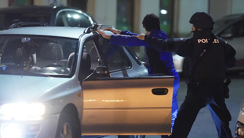 Bei dem Terroranschlag in der Wiener Innenstadt sind mehrere Menschen getötet und verletzt worden. Bei dem Terroranschlag in der Wiener Innenstadt sind mehrere Menschen getötet und verletzt worden.