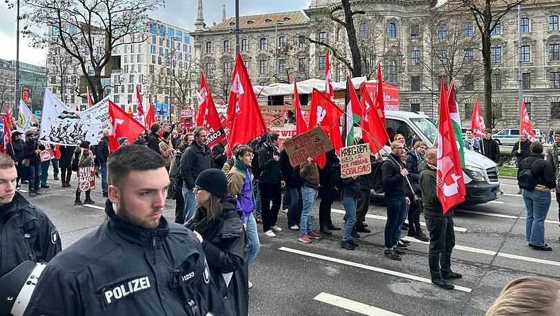 Demozug durch die Innenstadt Demozug durch die Innenstadt