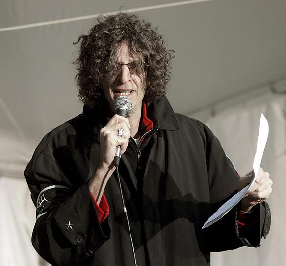 Der US-amerikanische Talkradio-Moderator Howard Stern moderiert sich auf Platz 26.