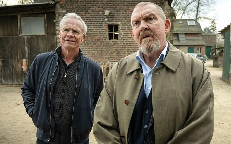 Dass es die Kölner Routiniers Ballauf (Klaus J. Behrendt, links) und Schenk (Dietmar Bär) in ihrem 96. Fall mal mit Preppern zu tun bekommen, hätten sie zu Beginn ihrer "Tatort"-Karriere 1997 auch nicht gedacht. Dass es die Kölner Routiniers Ballauf (Klaus J. Behrendt, links) und Schenk (Dietmar Bär) in ihrem 96. Fall mal mit Preppern zu tun bekommen, hätten sie zu Beginn ihrer "Tatort"-Karriere 1997 auch nicht gedacht.