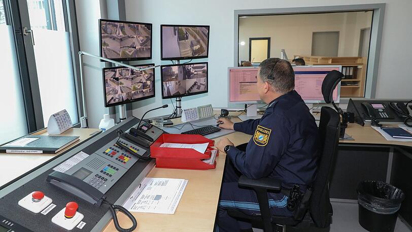 Modernste Technik und Barrierefreiheit bestimmen das Bild der neuen Dienststelle der Münchner Polizei.