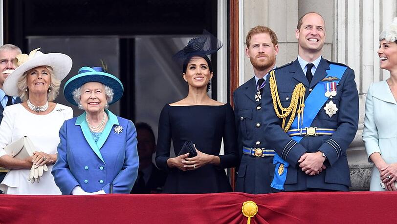 Prinz Harry und Herzogin Meghan könnten diesen Sommer angeblich ihr Comeback auf dem königlichen Balkon feiern.