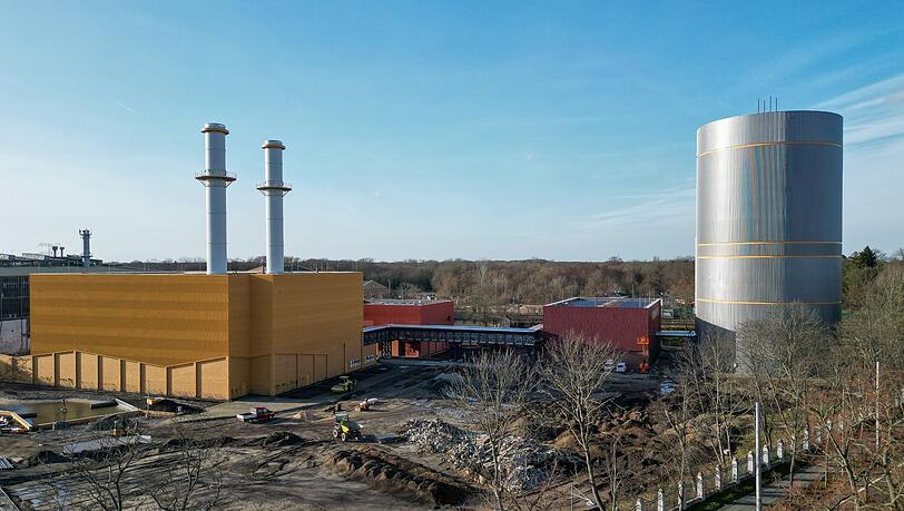 Das Heizkraftwerk Leipzig Süd (Luftaufnahme mit Drohne) wurde im Oktober 2023 in Betrieb genommen und ist das erste zertifizierte Wasserstoffkraftwerk Deutschlands.