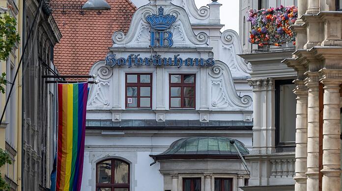 Das Münchner Hofbräuhaus ist (mindestens) Bayerns bekanntestes Wirtshaus.