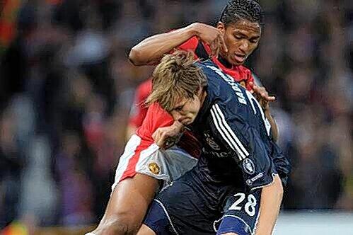 Mit ManUs Valencia hatte Badstuber (vorne) Probleme.