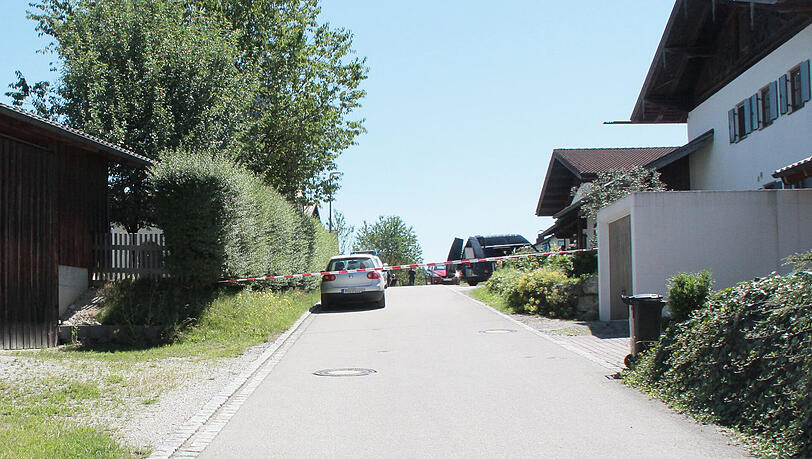 Ein Achtjähriger ist in Vogtareuth (Landkreis Rosenheim) erschossen worden. Die Bilder vom Tatort. Ein Achtjähriger ist in Vogtareuth (Landkreis Rosenheim) erschossen worden. Die Bilder vom Tatort.