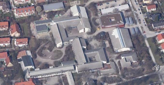 Das Schulzentrum an der Pfarrer-Grimm-Straße 1.