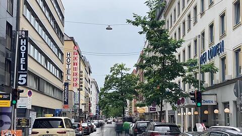 Die Schillerstraße: Am 22. Juli sind hier ein 25-Jährige und ein 30-Jähriger wegen Drogenhandels festgenommen worden. Foto: Maja Aralica