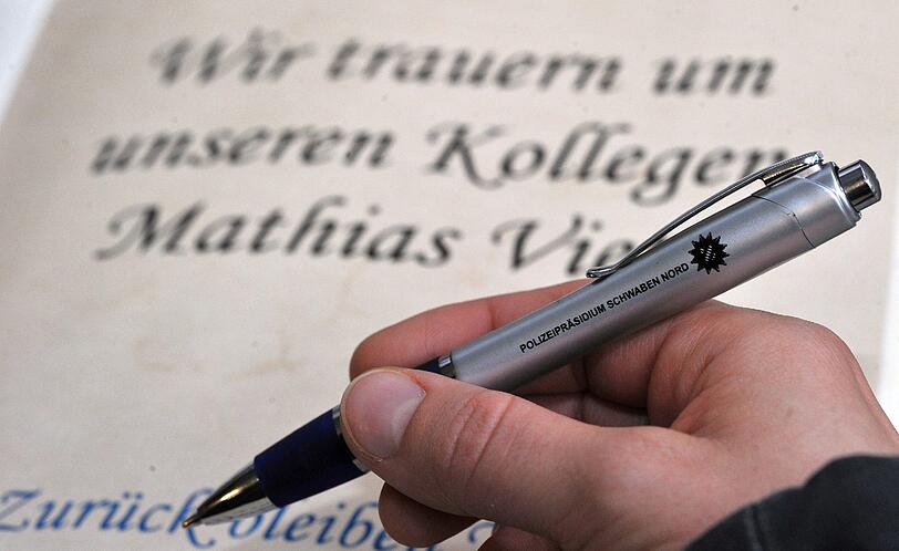 Augsburg: Ein ganzer Ort trauert um Mathias V. - den erschossenen Polizisten.