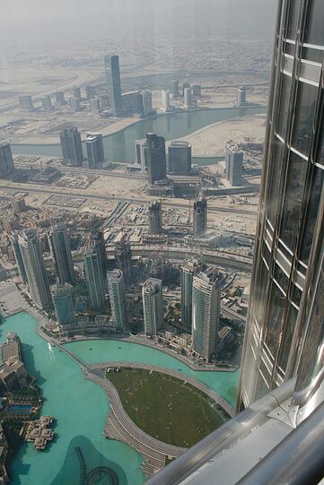 Überwältigende Ausblicke bieten sich vom Burj Khalifa, dem höchsten Turm der Welt.