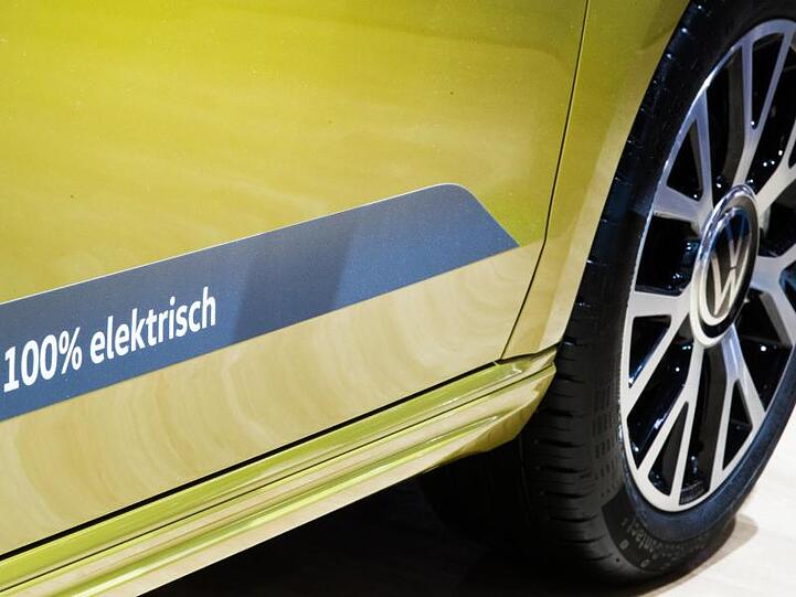 Elektronisches Bezahlen und drahtlose Updates über eine App sind nur zwei Aspekte der Software-Strategie von VW.