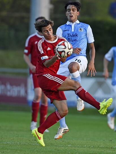 Die Löwen gewinnen gegen den SV Heimstetten mit 3:0 - Die Bilder vom Spiel.