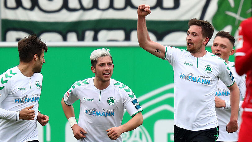 Faust nach oben nach dem Siegtreffer zum 2:1: Mario Maloca