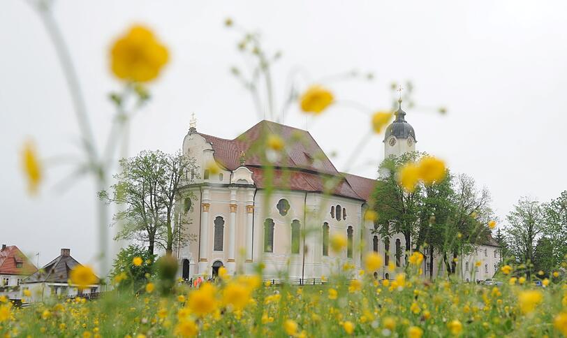 Die Wieskirche ist ein bekanntes Postkartenmotiv. Hier gaben sich Felipa Prinzessin von Bayern und Filmproduzent Christian Dienst das Ja-Wort