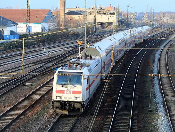 Fast 80 Prozent der Fernzüge der Deutschen Bahn waren im April pünktlich.
