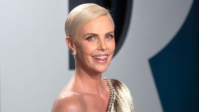 Charlize Theron hat 2012 und 2015 zwei M&auml;dchen adoptiert.