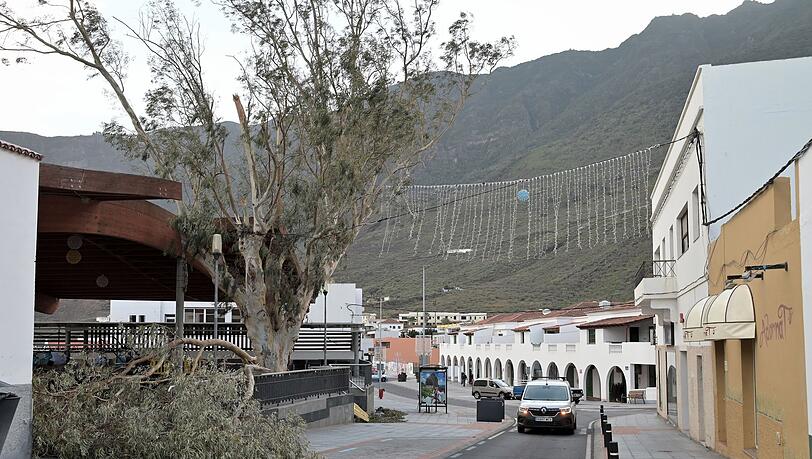 F&uuml;r die Kanarischen Inseln gilt eine Sturmwarnung. "Therese" zieht von West nach Ost &uuml;ber die Inseln vor der Westk&uuml;ste Afrikas hinweg und k&ouml;nnte mit Starkregen und Orkanb&ouml;en f&uuml;r &Uuml;berschwemmungen und Sch&auml;den an Geb&auml;uden sorgen. (Archivfoto)