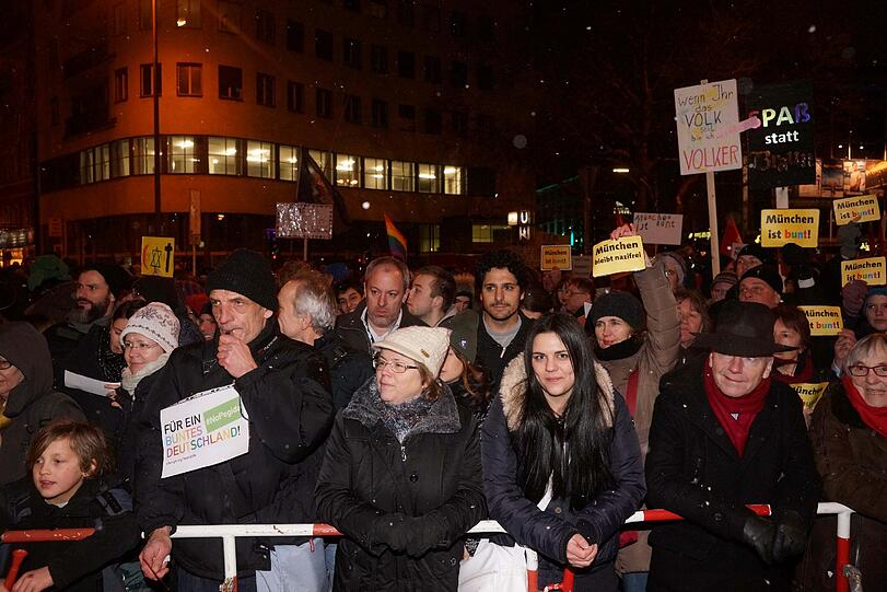 "Wir blasen Bagida den Marsch!" Unter diesem Motto wird am Goetheplatz für ein buntes, tolerantes München demonstriert - mit Musik.