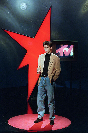 Lässig in Jeans im Stern-TV-Studio in Köln im Dezember 1991