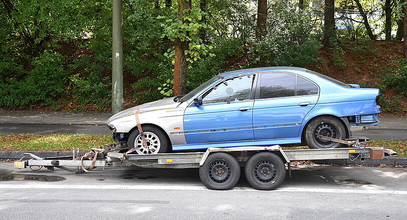 Kein schöner Anblick: Die heruntergekommenen Autos.