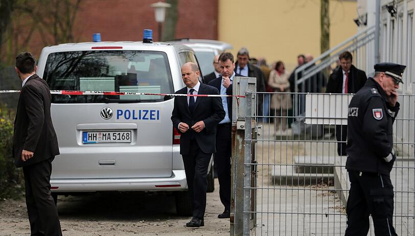 Die Hamburger sind von der Bluttat eines 17-jährigen Schülers geschockt. Der Junge hat seinen Mitschüler am Vormittag mit mehreren Messerstichen getötet.