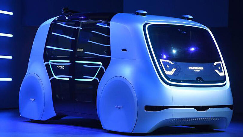 VW präsentiert auf dem Genfer Autosalon "Sedric", einen Konzeptentwurf für autonomes Fahren. VW präsentiert auf dem Genfer Autosalon "Sedric", einen Konzeptentwurf für autonomes Fahren.