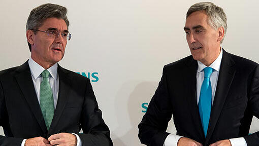 Der Neue und der Alte. Joe Kaeser (links) und Peter Löscher Der Neue und der Alte. Joe Kaeser (links) und Peter Löscher