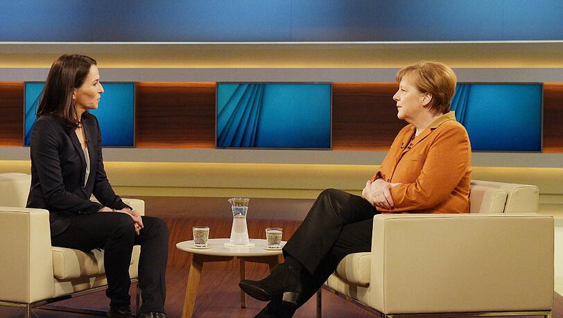 Angela Merkel verteidigte am Sonntagabend in der ARD-Talksendung "Anne Will" ihre viel kritisierte Europapolitik. Angela Merkel verteidigte am Sonntagabend in der ARD-Talksendung "Anne Will" ihre viel kritisierte Europapolitik.