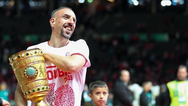 Bayerns ehemaliger Spieler Franck Ribéry nach dem DFB-Pokal-Sieg 2019. Foto: Jan Woitas/dpa-Zentralbild/dpa/Archivbild Bayerns ehemaliger Spieler Franck Ribéry nach dem DFB-Pokal-Sieg 2019. Foto: Jan Woitas/dpa-Zentralbild/dpa/Archivbild