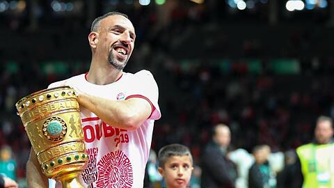 Bayerns ehemaliger Spieler Franck Ribéry nach dem DFB-Pokal-Sieg 2019. Foto: Jan Woitas/dpa-Zentralbild/dpa/Archivbild