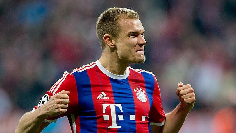 HOLGER BADSTUBER: Badstuber is back. Zunächst mit Problemen gegen die schnellen Adriano und Costa. Rettete bei Donezks einziger gefährlicher Szene, traf dann per Kopf. NOTE 2 HOLGER BADSTUBER: Badstuber is back. Zunächst mit Problemen gegen die schnellen Adriano und Costa. Rettete bei Donezks einziger gefährlicher Szene, traf dann per Kopf. NOTE 2