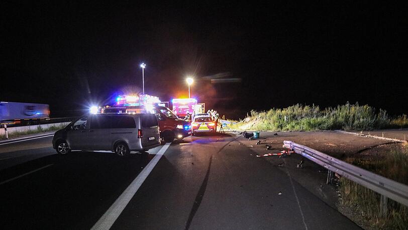 Ein 26-jähriger Fahrer starb bei einem Horrorcrash auf der A3 Richtung Aschaffenburg.