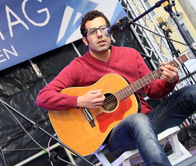 Mit vielen Tanzdarbietungen und Live-Musik wurde vergangenen Woche auf dem Odeonsplatz der Israeltag gefeiert. Die Bilder...