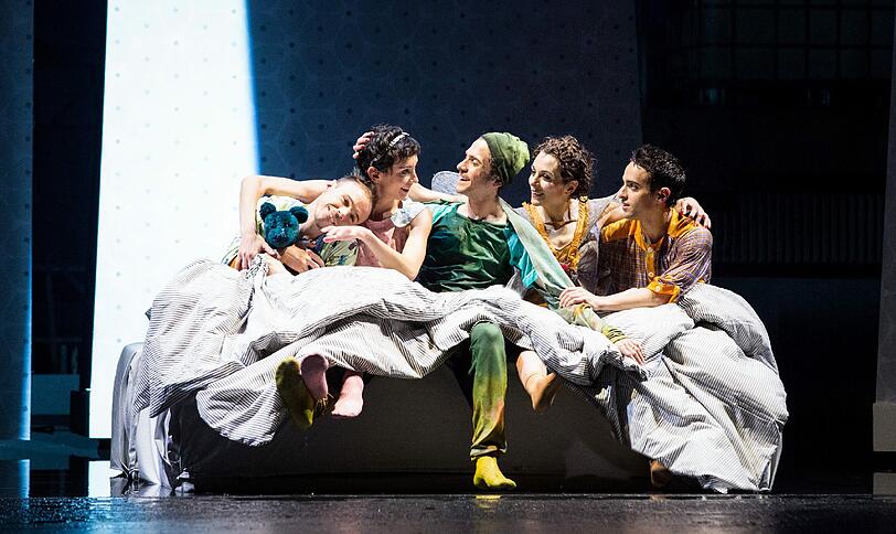 Matteo Carvone (Michael), Sandra Salietti (Wendy), Russell Lepley (Peter Pan), Anna Calvo (Tinkerbell), Javier Ubell (John)