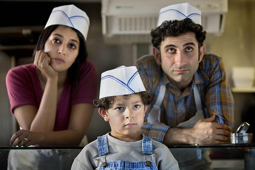 dan machen wir halt jetzt Fritten: Die Familie ist in Paris angekommen.