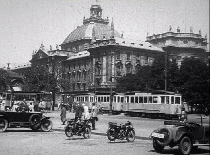 1920er: Blick auf den Justizpalast.