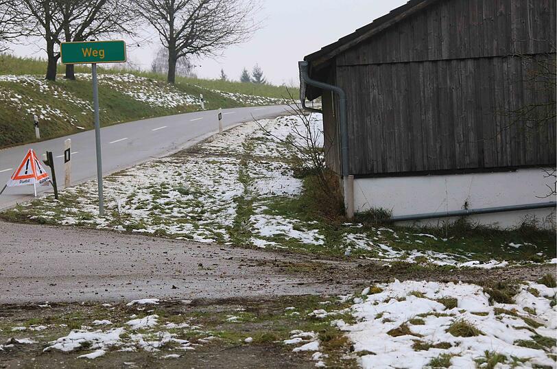Die 86-Jährige kam aus bisher ungeklärten Gründen von der Straße ab.