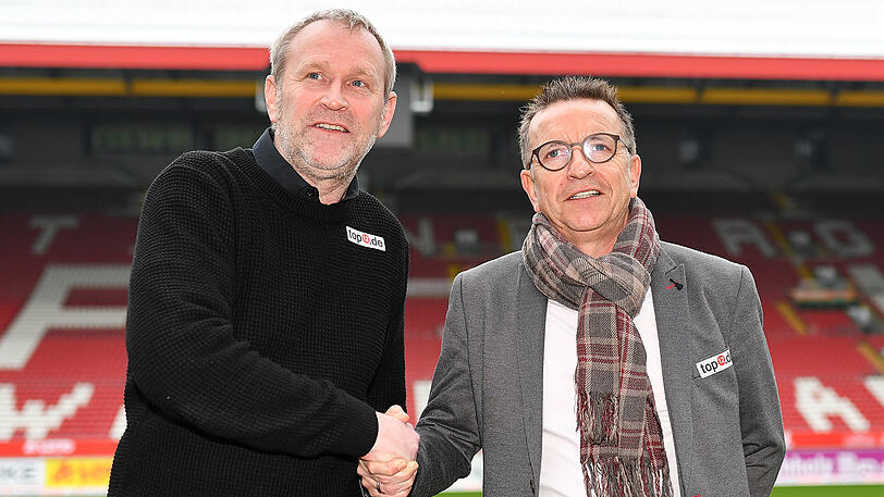 Norbert Meier, der neue Trainer des 1. FC Kaiserslautern, mit FCK-Sportdirektor Uwe Stöver (links).