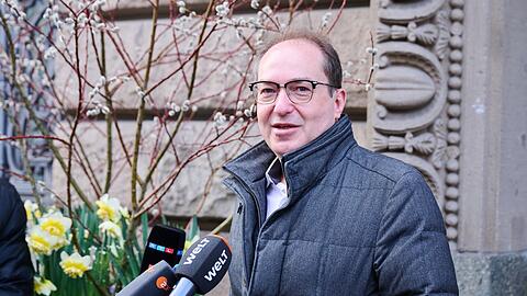 Dobrindt sieht Bewegung beim Thema Finanzen.