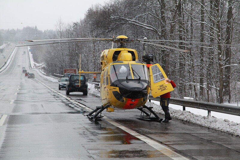 Schwerer Lkw-Unfall auf der A 8 in Richtung Salzburg: Die Bilder