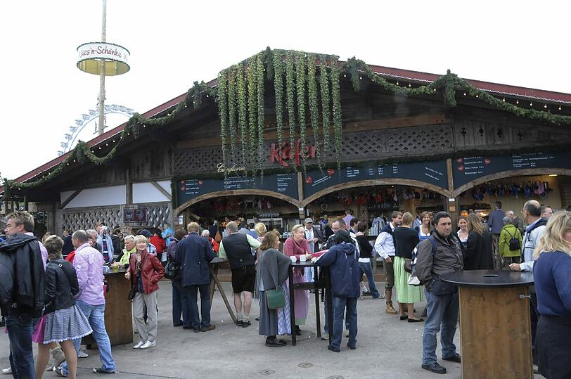 Das Käfer-Zelt gilt auf der Wiesn als Mekka für die Promis.